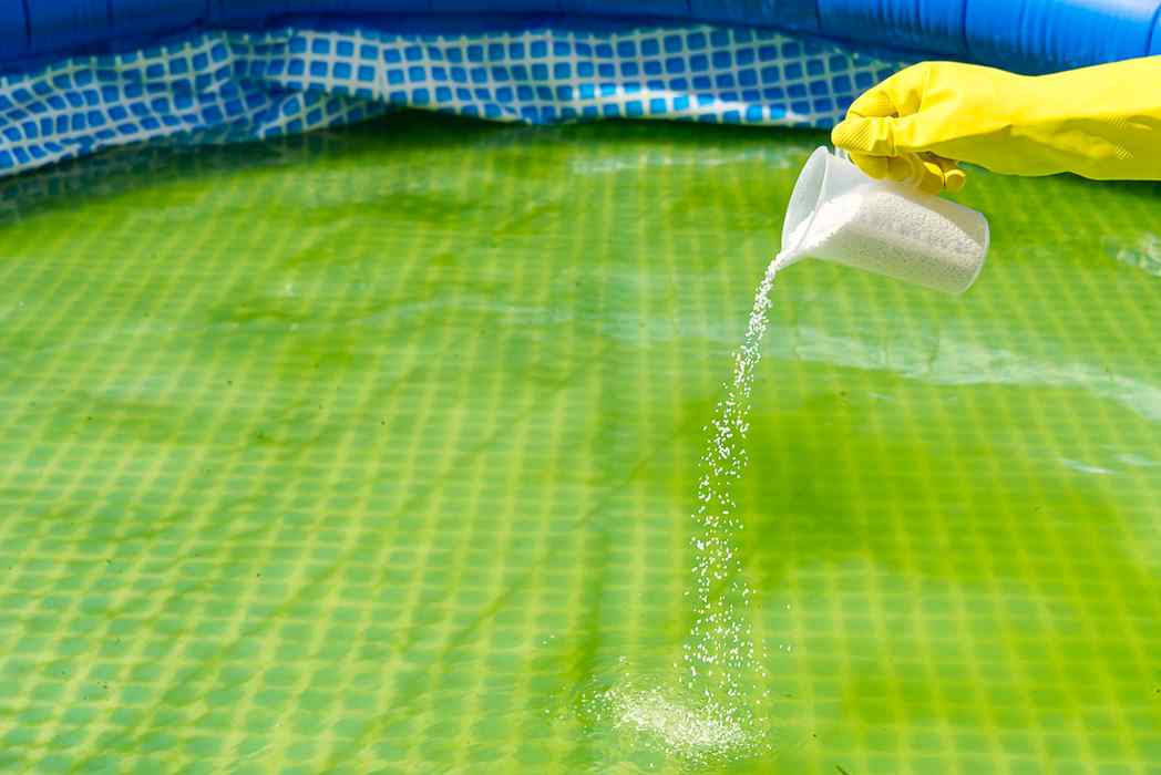 Les produits chimiques les plus importants pour votre piscine hors sol