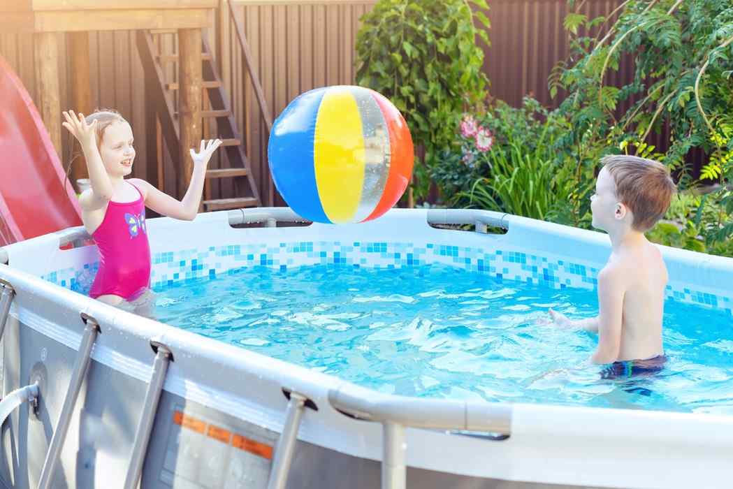 Overjordisk pool til børn